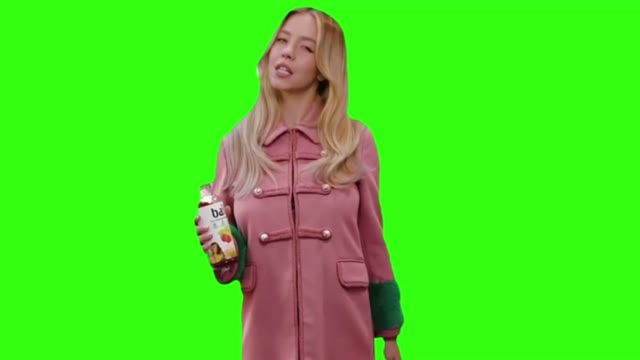 Sydney Sweeney give this place little more wonder green sceeen green screen
